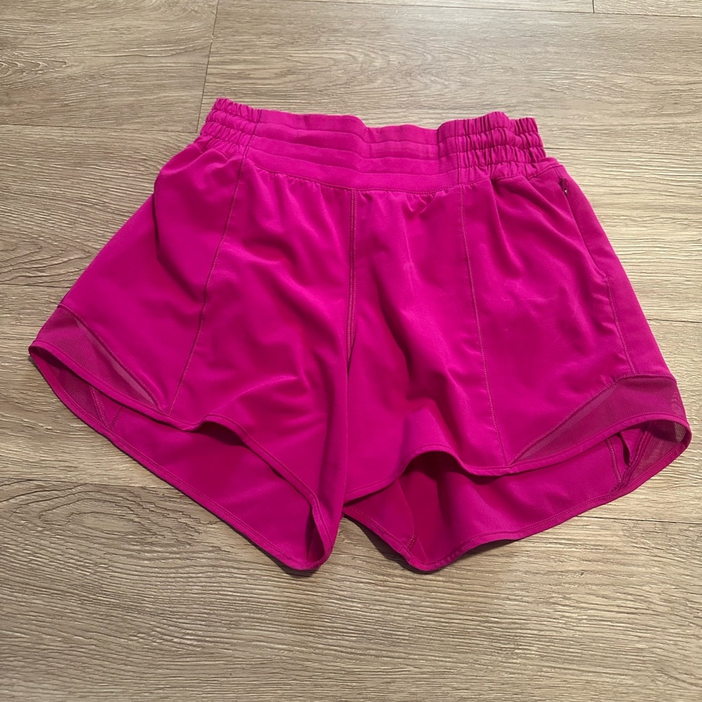 lululemon hotty hot short *high-rise*